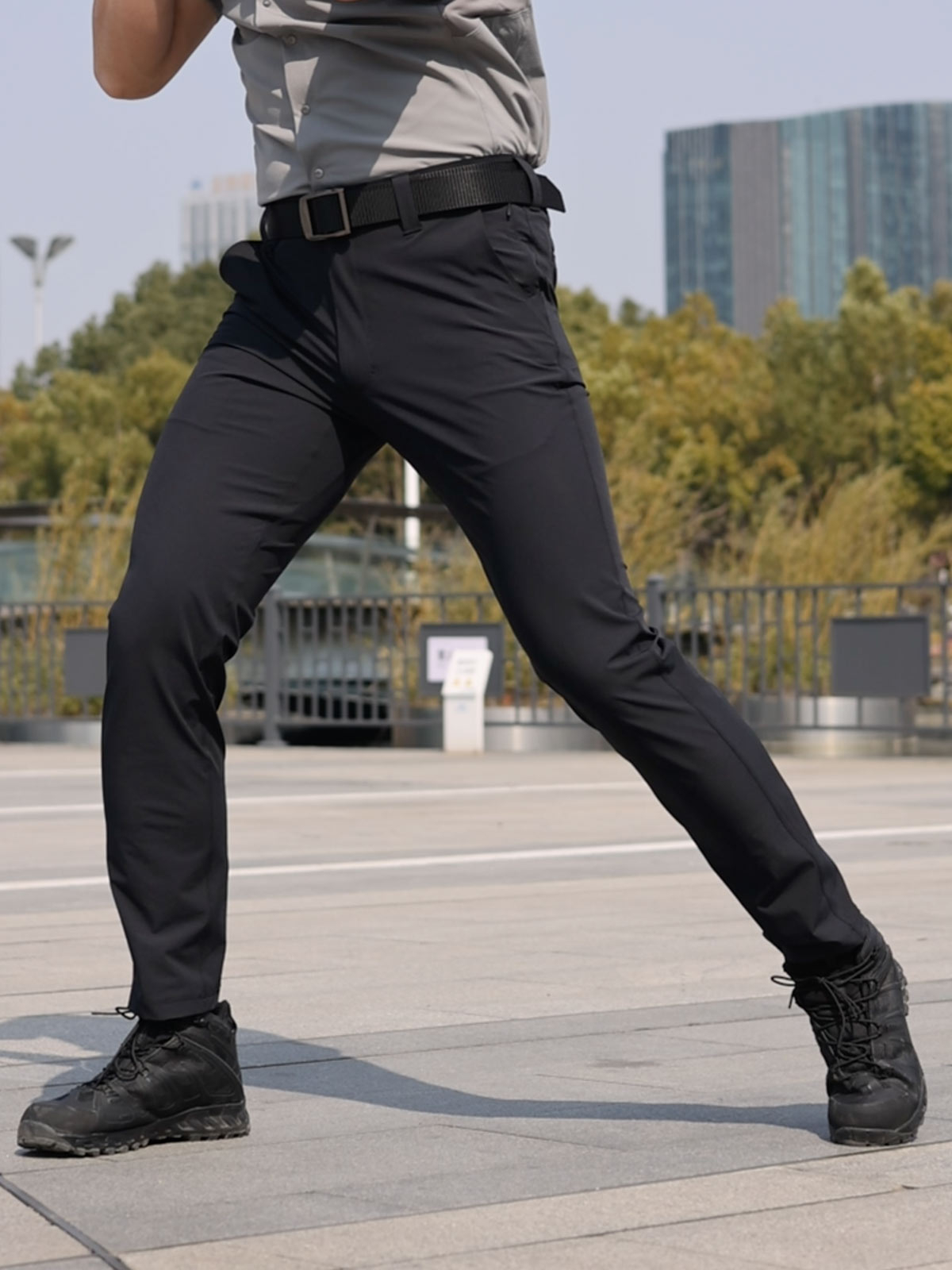 Everyday Outdoor Pants 或 Urban Utility Pants